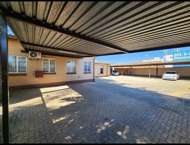 800M² WAREHOUSE FOR SALE IN EAST LYNNE